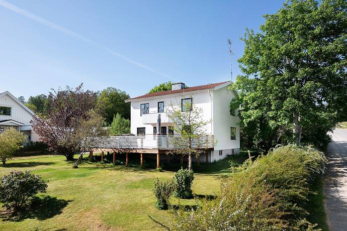 7 rum villa på Övre Kammarbergsvägen 25 Kinna, Marks kommun - bild 1