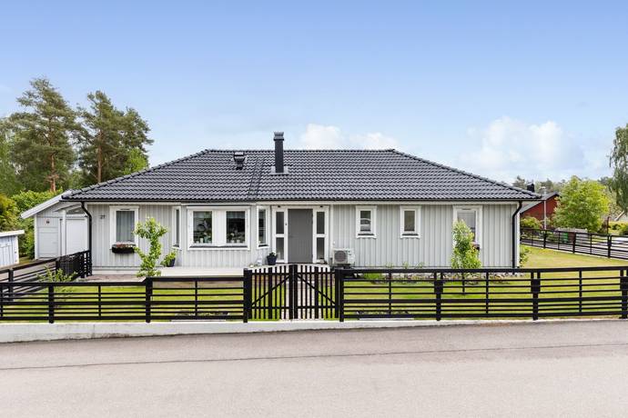 4 rum villa på Lingonstigen 27 Norra Skogen, Karlsborgs kommun - bild 2