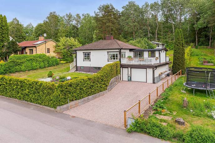 4 rum villa på Ringvägen 17 Jönåker, Nyköpings kommun - bild 1