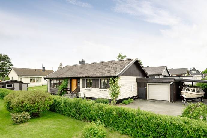 7 rum villa på Trädgårdsgatan 11 Hok, Vaggeryds kommun - bild 1