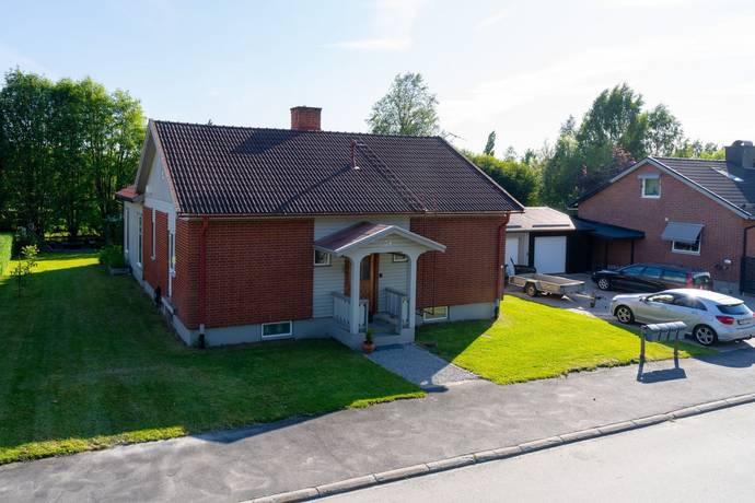 4 rum villa på Rosgatan 64 Skellefteå, Skellefteå kommun - bild 1