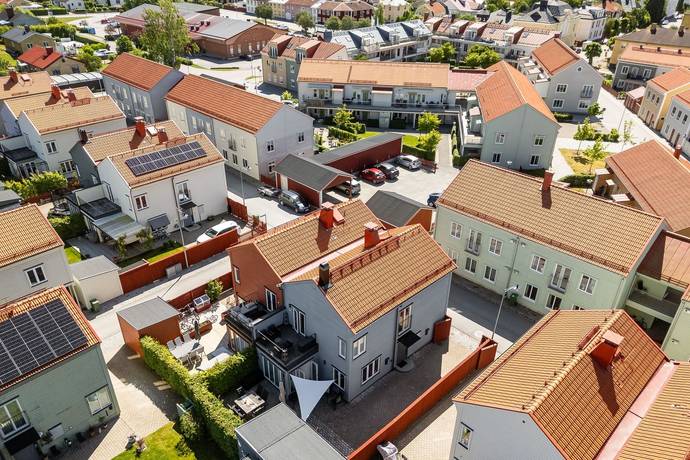 4 rum parhus på Domargatan 13 Mariefred Stadsparken, Strängnäs kommun - bild 1