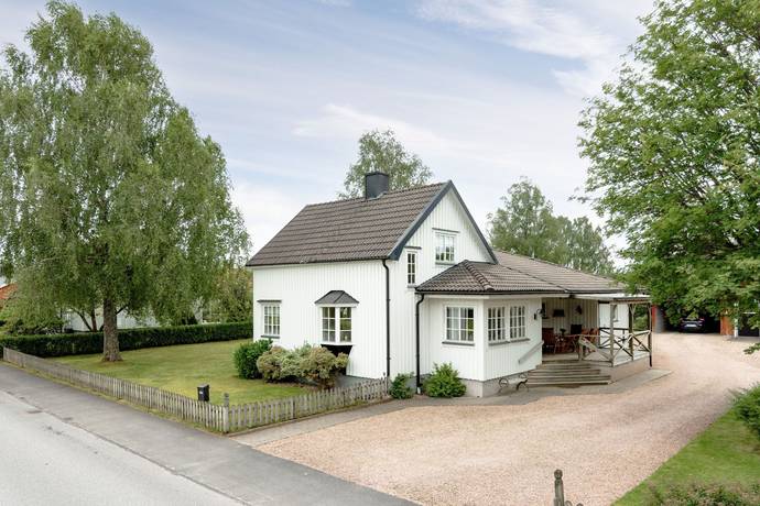 6 rum Villa på Ljunggatan 11 Smålandsstenar Gislaveds kommun - bild 1