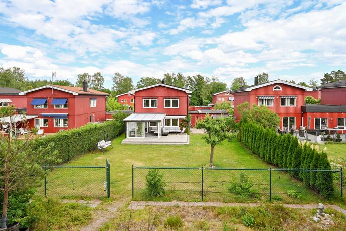 6 rum villa på Kartvägen 14 Viksjö, Järfälla kommun - bild 1