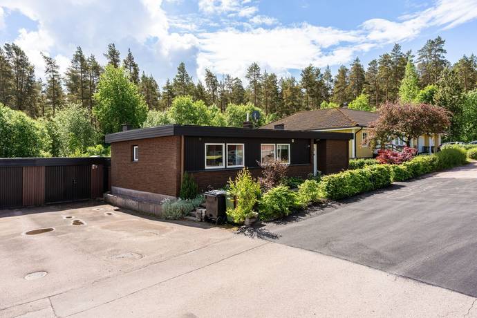 Almvägen 11, Kristinehamn, Kristinehamns kommun