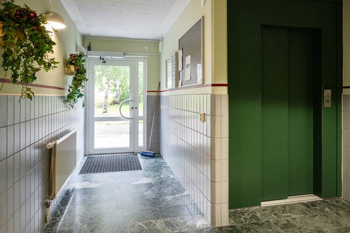 4 rum lägenhet på Kungsvägen 127 Entréplan & våning 3 från balkongsidan Timrå, Timrå kommun - bild 5