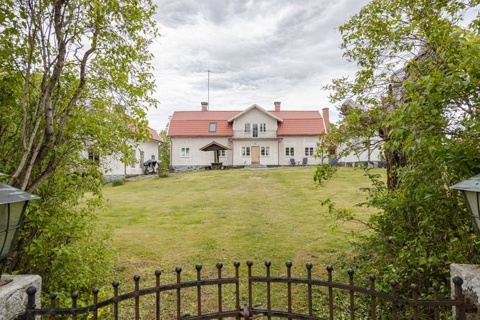 Överby 201, Överby, Kungsörs kommun