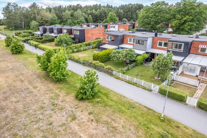 6 rum radhus på Kattfotstigen 16 Bro - Finnsta, Upplands-Bro kommun - bild 3