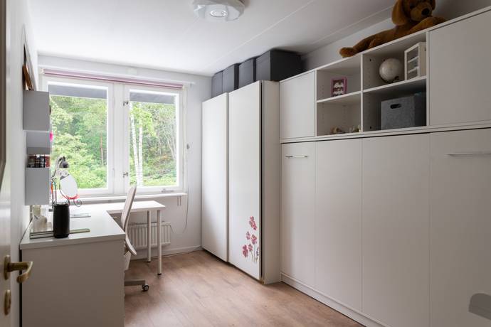 4 rum Radhus på Liegatan 248 Västerås kommun - bild 24