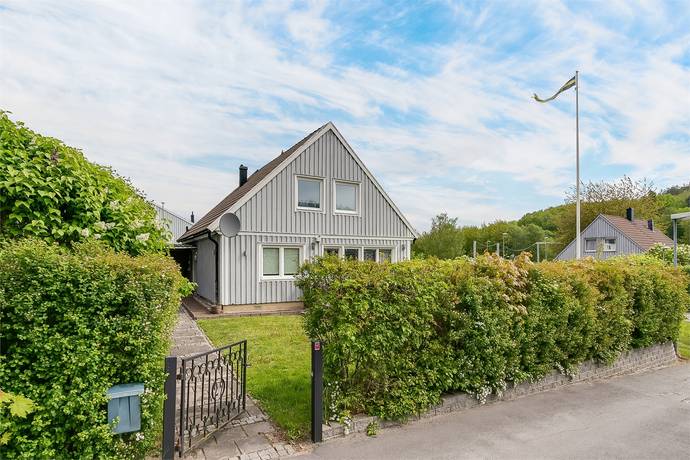 5 rum kedjehus på Hallunda gårdsväg 29 Botkyrka-slagsta, Botkyrka kommun - bild 1