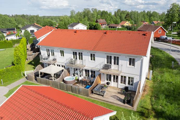 4 rum radhus på Lutabäcksvägen 3A Lillån, Örebro kommun - bild 1