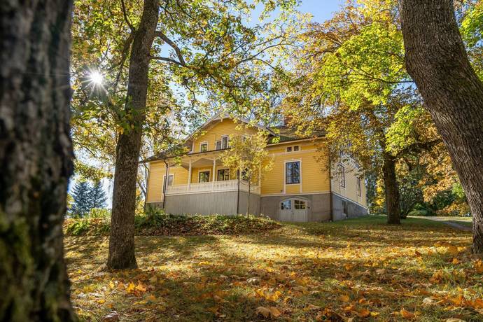 Valsta Gård i Bettna, Flens kommun - gård/skog till salu - Hemnet