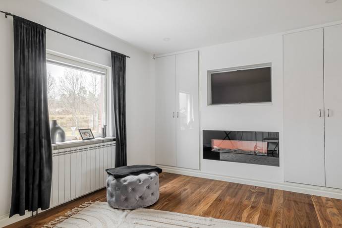 8 rum Villa på Albertsvägen 73B Trollhättan Trollhättans kommun - bild 40