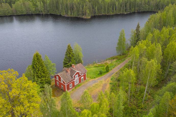 villa på Finnshyttan HEMTJÄRN 10 Filipstad, Filipstads kommun - bild 1