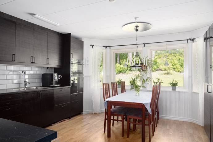 5 rum villa på Erikslundsvägen 1 Kivinge, Håbo kommun - bild 5