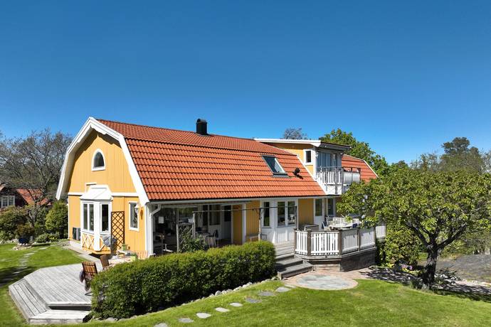 7 rum villa på Brinkvägen 1 Tyresö Strand, Tyresö kommun - bild 1