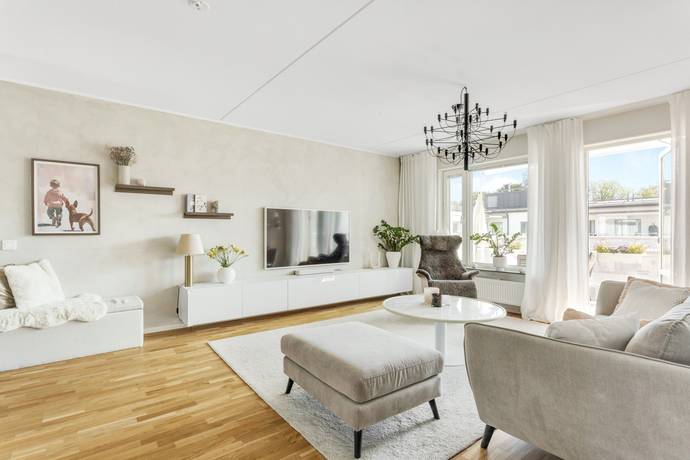 3 rum lägenhet på Mariehällstorget 6, 4 tr. Bromma / Annedal, Stockholms kommun - bild 1