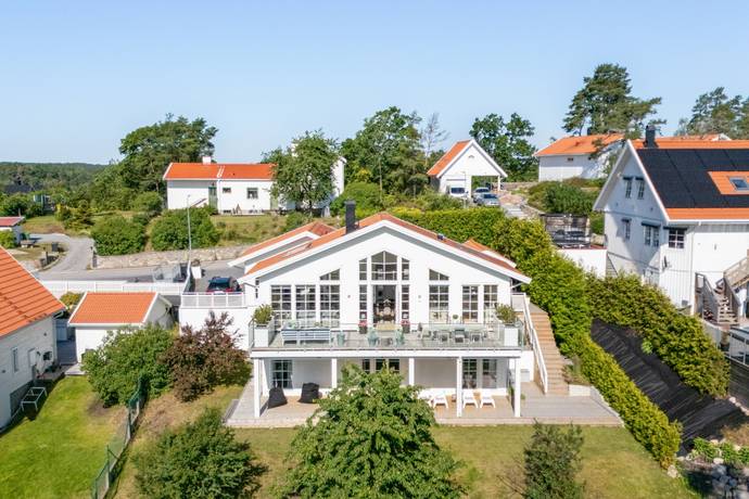 10 rum villa på Bergstigen 8A Täby Kyrkby, Täby kommun - bild 2