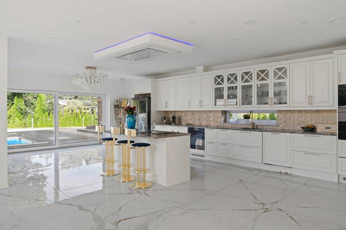 365 m² Villa på Järpvägen 24 Järfälla kommun - bild 9