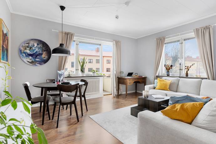 2 rum lägenhet på Hertig Karls Allé 64 Centralt Väster, Örebro kommun - bild 1