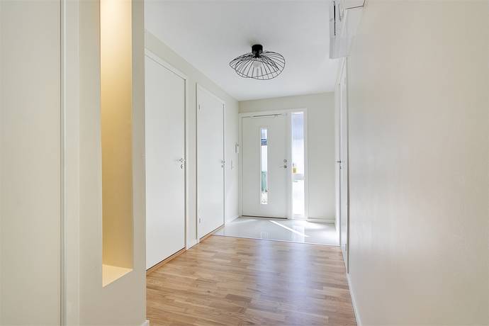 5 rum radhus på Förlikningsvägen 2 Botkyrka-Alby, Botkyrka kommun - bild 2