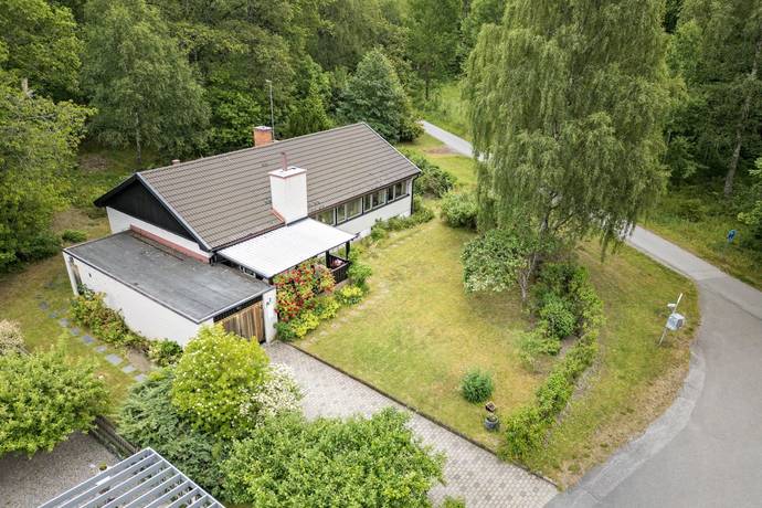 8 rum villa på Tegvägen 2 Ekerö Ekebyhov, Ekerö kommun - bild 1