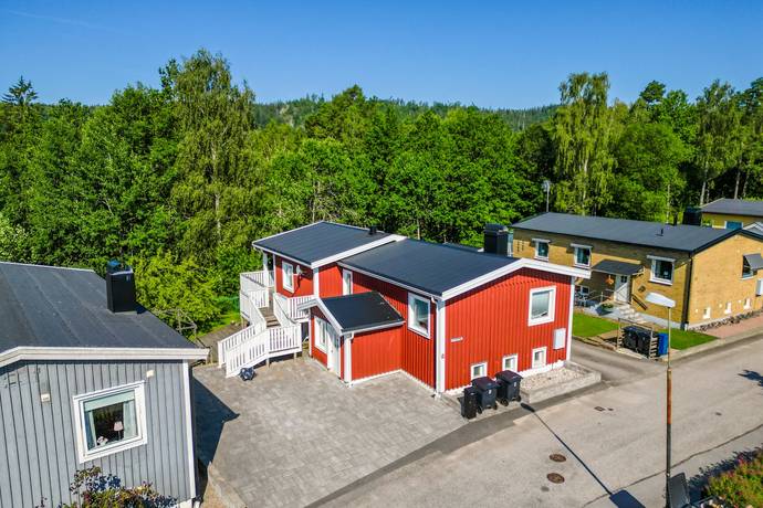 5 rum Villa på Gyllingstorpsgatan 25 Sjöbo Borås kommun - bild 1