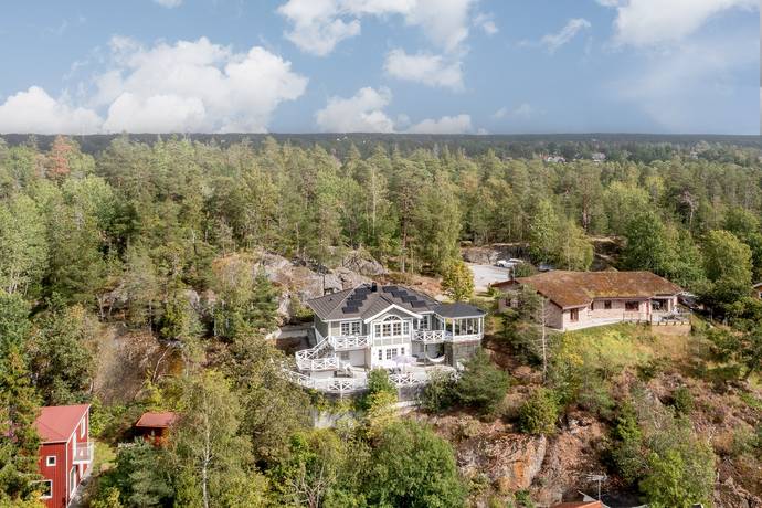 Operettvägen 35 i Skogås, Huddinge kommun - villa till salu - Hemnet