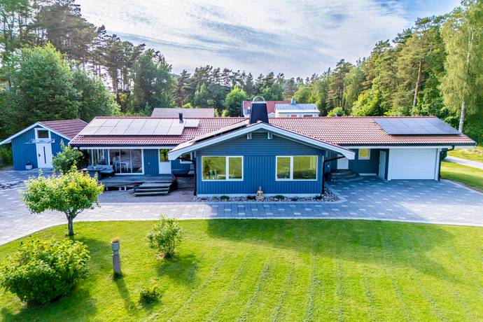 villa på Sandbryggevägen 8 Sunningen, Uddevalla kommun - bild 1
