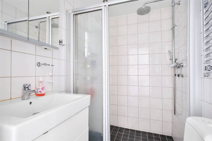5 rum Radhus på Klangvägen 131 Skogås Huddinge kommun - bild 4