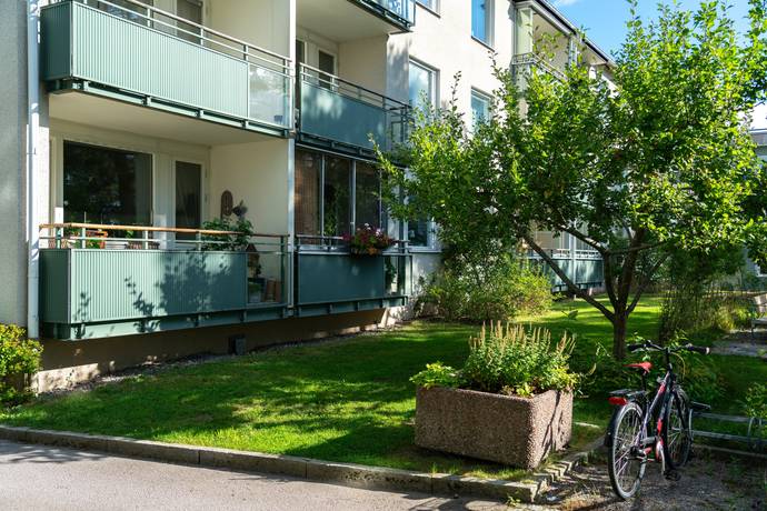 2 rum lägenhet på Tullingebergsvägen 19 G:a Tullingeberg, Botkyrka kommun - bild 1