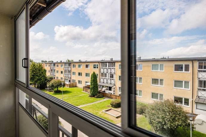 2 rum lägenhet på Benvägen 46 Bjurhovda, Västerås kommun - bild 2