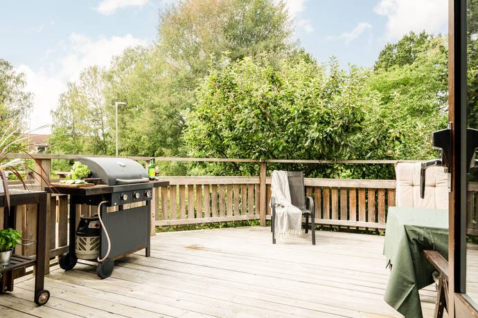 3 rum radhus på Rapsodivägen 31 Skogås, Huddinge kommun - bild 1