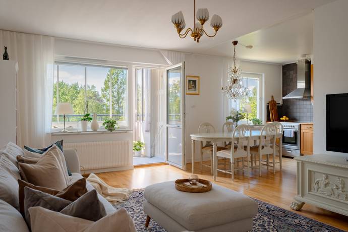 3 rum lägenhet på Flintlåsvägen 40 Edsberg, Sollentuna kommun - bild 2