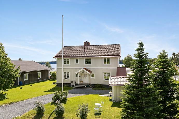 9 rum Villa på Emil Karlssons väg 5 Dvärsätt Krokoms kommun - bild 1