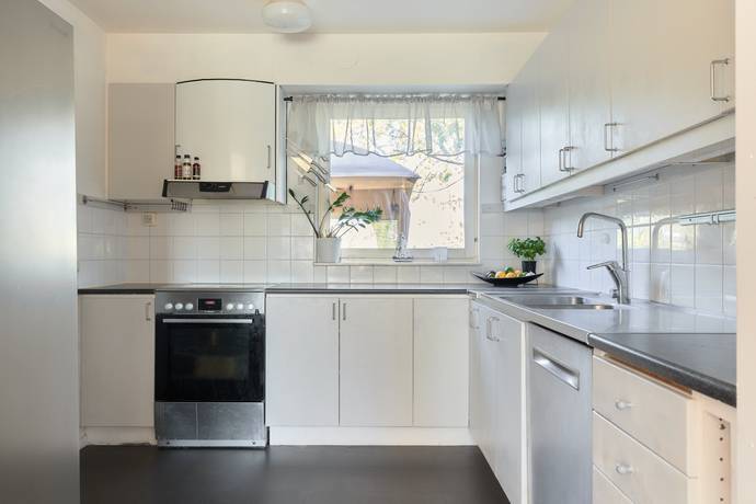 5 rum lägenhet på Myrstuguvägen 75 Huddinge Myrstuguberget, Huddinge kommun - bild 2