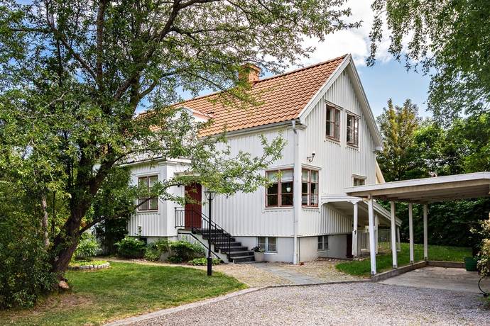 5 rum villa på Kungsvägen 5B Edsviken, Sollentuna kommun - bild 1