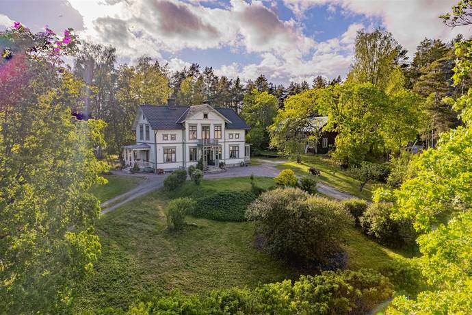 9 rum villa på Garverivägen 3 och 5B Tärnsjö, Heby kommun - bild 1