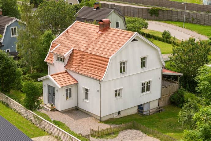 5 rum villa på Skogsliden 4 Lilla Edet, Lilla Edets kommun - bild 1
