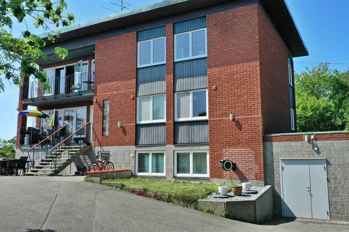 13 rum villa på Gamla Huddingevägen 426 Älvsjö, Stockholms kommun - bild 1