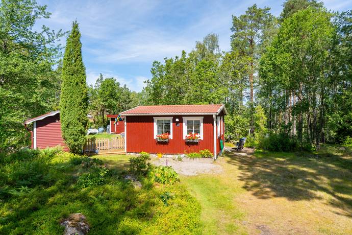fritidshus på Skräddartorpsvägen 21 Mälby, Eskilstuna kommun - bild 1