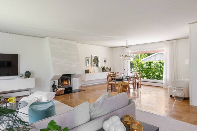 7 rum villa på Sandstensvägen 17 Ensta, Täby kommun - bild 2