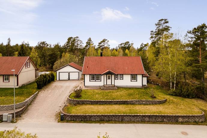 6 rum villa på Diabasvägen 2 Bålsta Skörby, Håbo kommun - bild 1