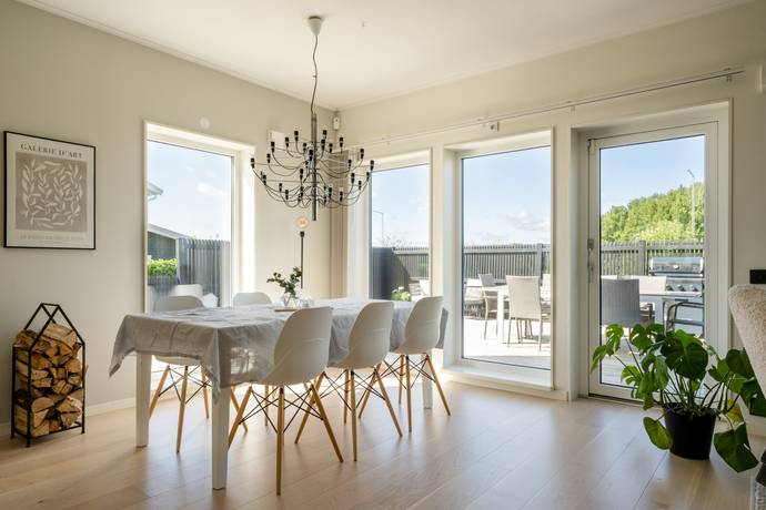 7 rum villa på Gävlevägen 91 LÖVSTALÖT, Uppsala kommun - bild 4