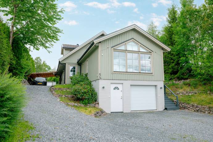 7 rum villa på Sadelvägen 5A Tureberg, Sollentuna kommun - bild 1