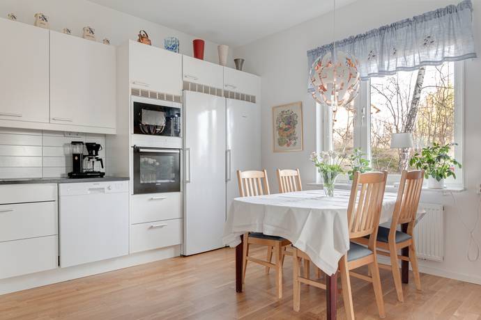 4 rum lägenhet på Övre Villagatan 48 Södertälje, Södertälje kommun - bild 1