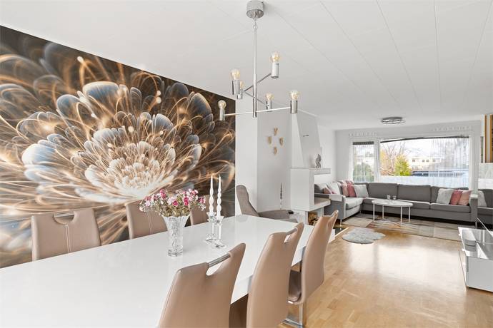 6 rum kedjehus på Ängsullsvägen 21 Vällingby - Kälvesta, Stockholms kommun - bild 5