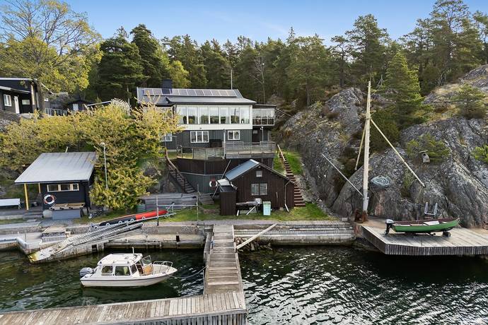 vinterbonat fritidshus på Arkö 111 Vikbolandet, Norrköpings kommun - bild 1