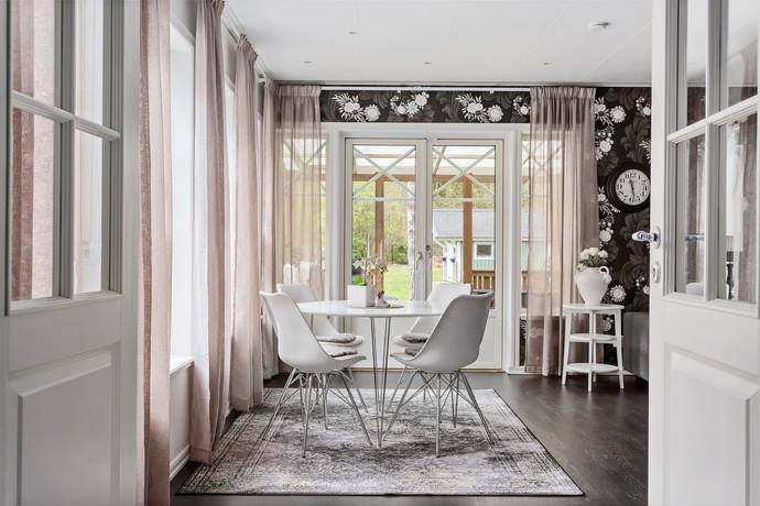 8 rum villa på Rundvägen 12 Insjön, Nacka kommun - bild 2