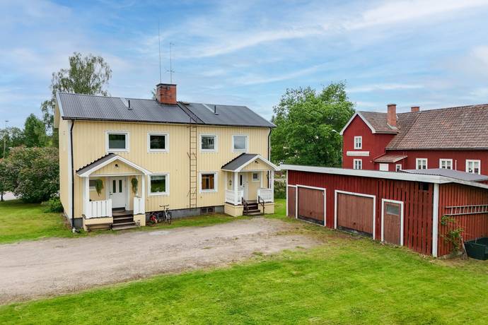 8 rum villa på Hovvägen 1 A-B Vallsta, Bollnäs kommun - bild 1